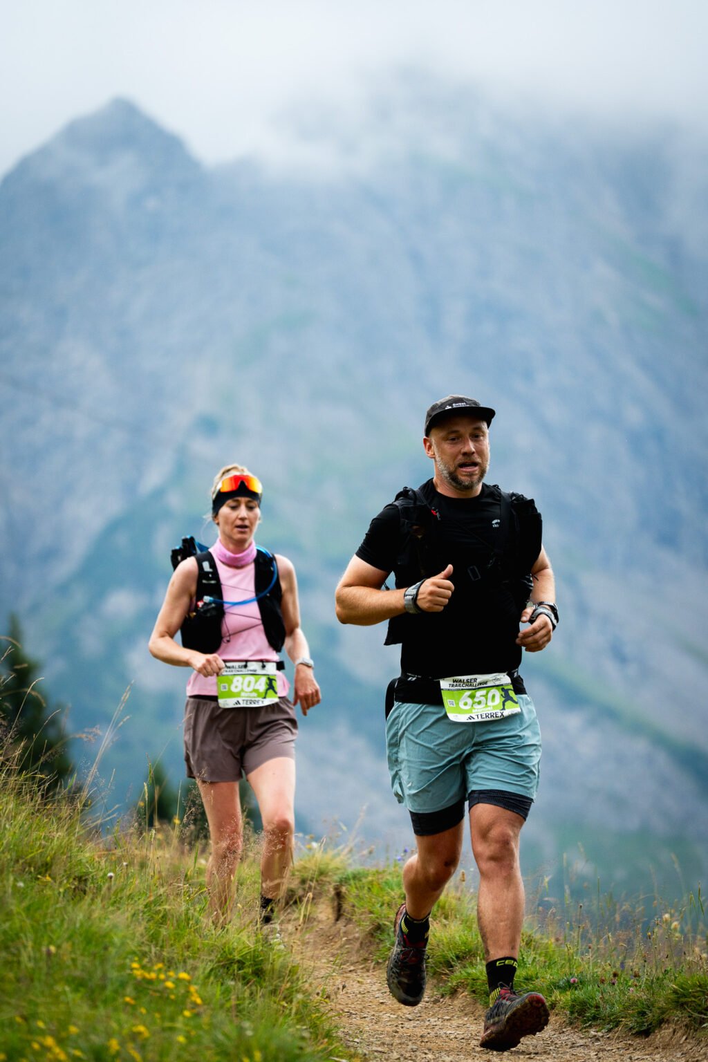 trail runner during race
